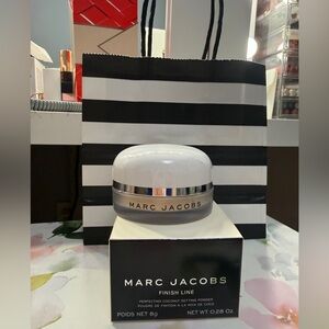 🌸 Marc Jacobs Invisible Setting Powder 🌸